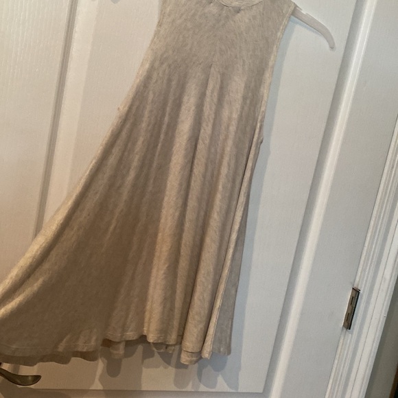 Forever 21 size small crewneck short sleeve top - Picture 4 of 5